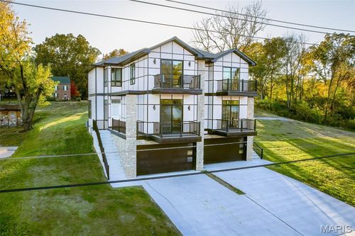 512 W 2nd St, Washington, MO, 63090-1802 | Card Image