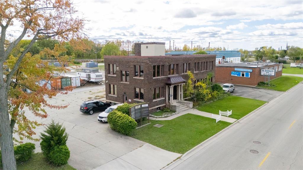 Commercial Sale in Sarnia 3