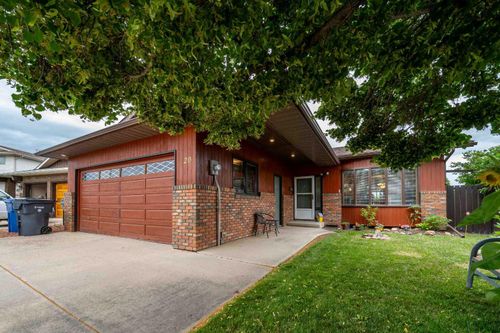 20 Rice Crt Se, Medicine Hat, AB, T1B3X1 | Card Image