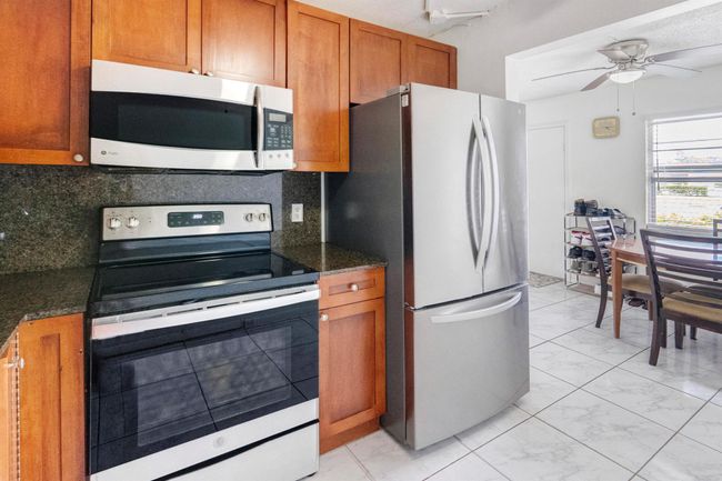 111A - 13550 Sw 6th Court, Condo with 2 bedrooms, 1 bathrooms and null parking in Pembroke Pines FL | Image 8