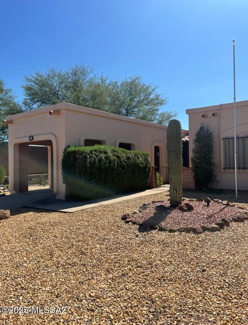 1501 W Calle Mendoza, Green Valley, AZ, 85622-8227 | Card Image