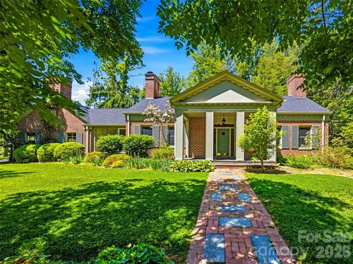 109 Stuyvesant Rd, Asheville, NC, 28803-3115 | Card Image