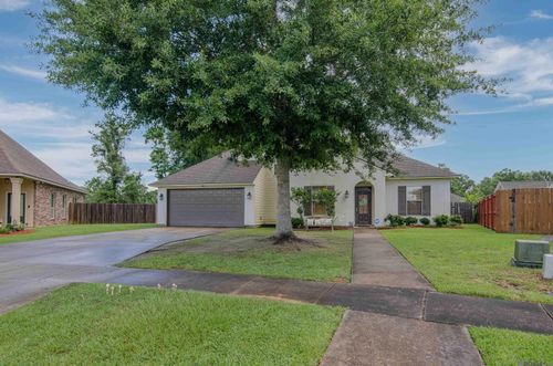 7398 Marshal Bond Dr, Zachary, LA, 70791-3180 | Card Image