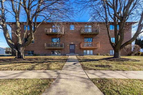 apt-4-4195 Fairview Dr, Bettendorf, IA, 52722-2292 | Card Image