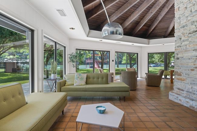 2401 Manana St, House other with 4 bedrooms, 4 bathrooms and 2 parking in Austin TX | Image 13