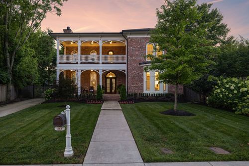 213 9th Ave S, Franklin, TN, 37064-2770 | Card Image