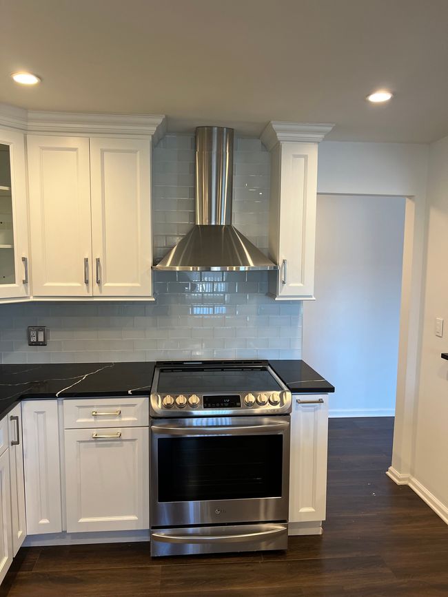 APT-202 - 6157 Orchard Lake Rd, Condo with 3 bedrooms, 2 bathrooms and null parking in West Bloomfield MI | Image 11