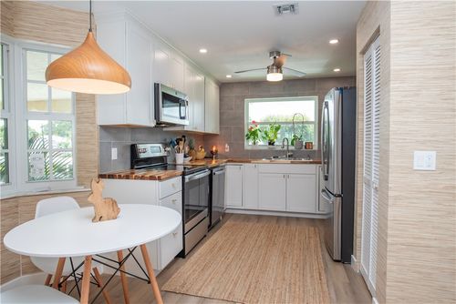 201-850 Lake Orchid Circle Circle, Vero Beach, FL, 32962 | Card Image