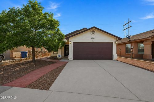 4709 Kiko A Fierro Pl, El Paso, TX, 79938-1252 | Card Image