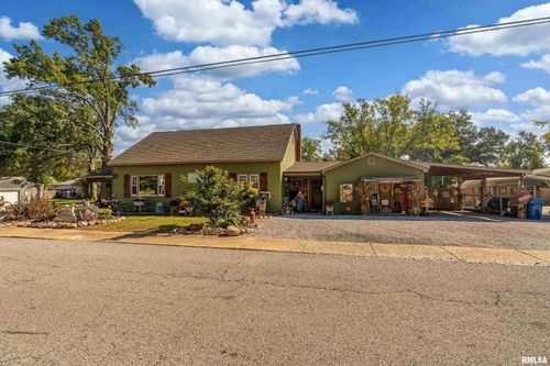 2815 Jones St, Eldorado, IL, 62930-1022 | Card Image