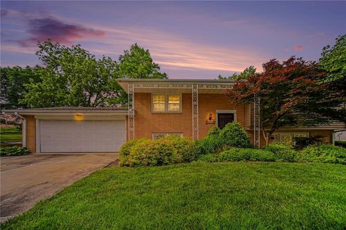 4414 Douglas St, Saint Joseph, MO, 64506-2462 | Card Image