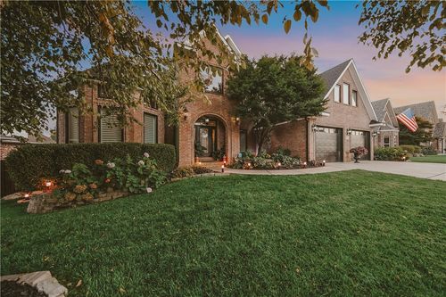 4004 Ne Cadbury Ave, Bentonville, AR, 72712-8962 | Card Image