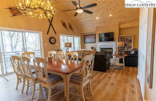 304 Saint Andrews Rd, Beech Mountain, NC, 28604-8215 | Card Image