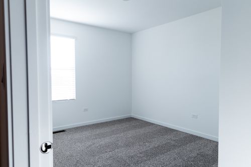 2444 Scribe St, Oswego, IL, 60543-4550 | Card Image