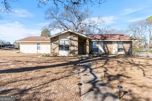 111 Turtle Creek Dr, Warner Robins, GA, 31088-6235 | Card Image