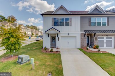 5105 Fox Den Road, Townhouse with 3 bedrooms, 2 bathrooms and null parking in Oakwood GA | Image 1