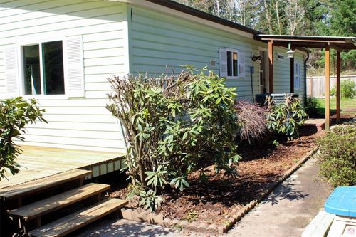 521 Ne Larson Lake Rd, Belfair, WA, 98528-9401 | Card Image