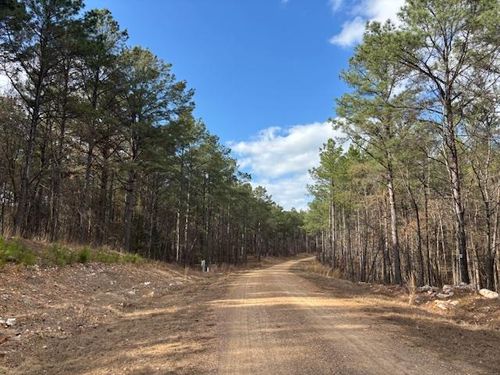 2 N Sunset Bluff, Broken Bow, OK, 74728 | Card Image