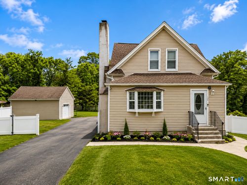 34 Lansing Ave, Trumbull, CT, 06611-4833 | Card Image