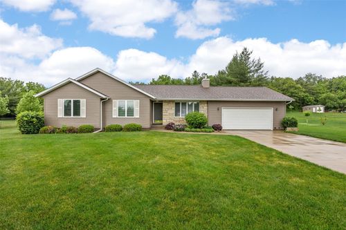 9189 Deer Ridge Dr, Cedar Rapids, IA, 52411 | Card Image