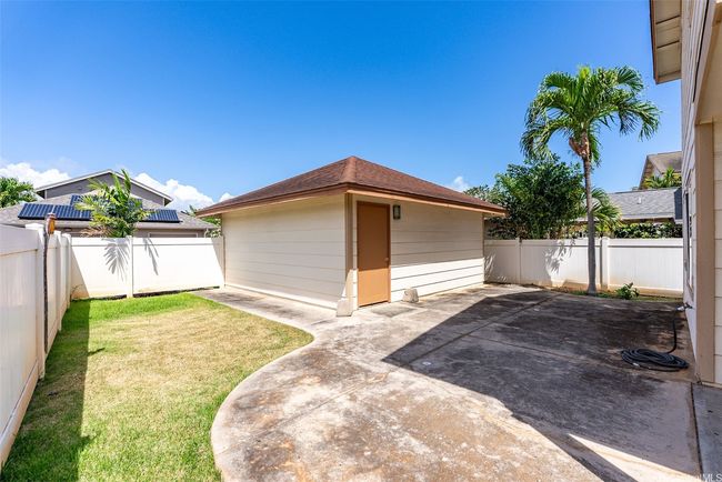 Spacious backyard, perfect for entertaining | Image 21