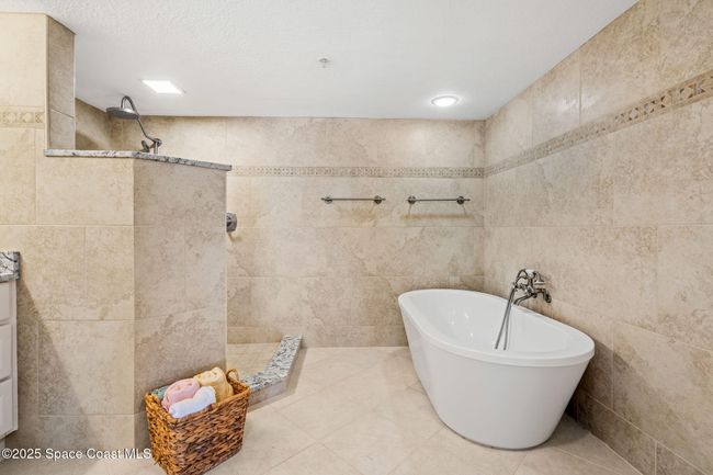 Primary En-Suite | Image 14