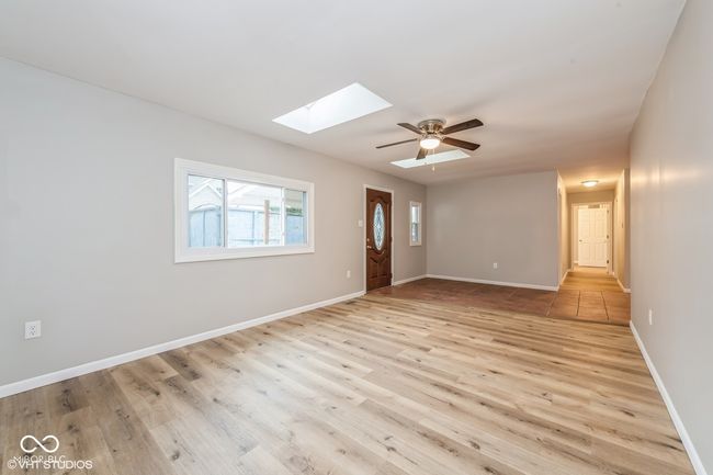 LIVING ROOM | Image 9