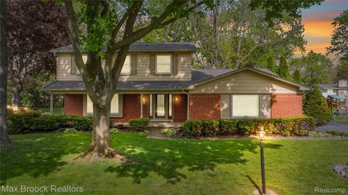 7011 Heather Heath, West Bloomfield Charter Township, MI, 48322 | Card Image