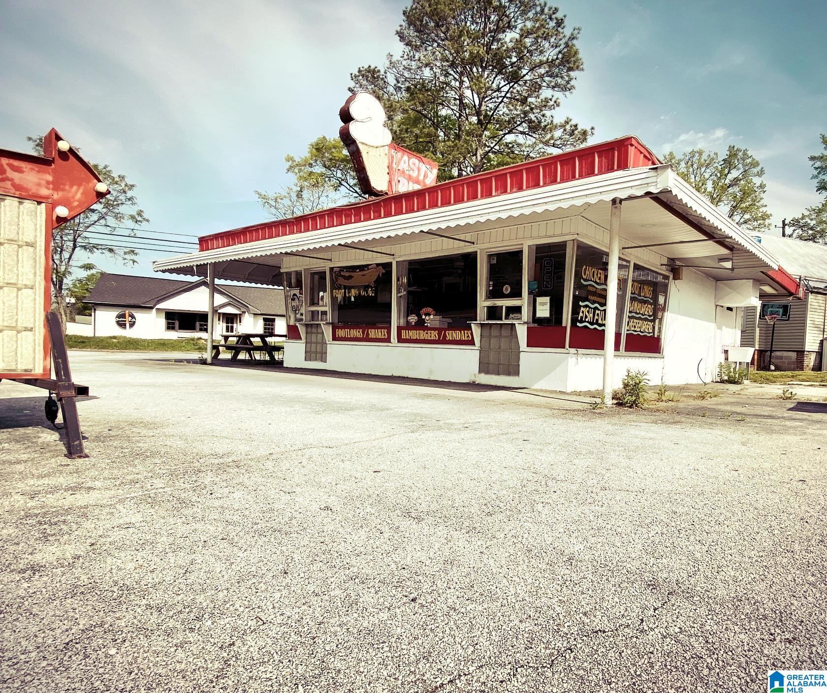 1278 Ross St, Heflin, AL 36264