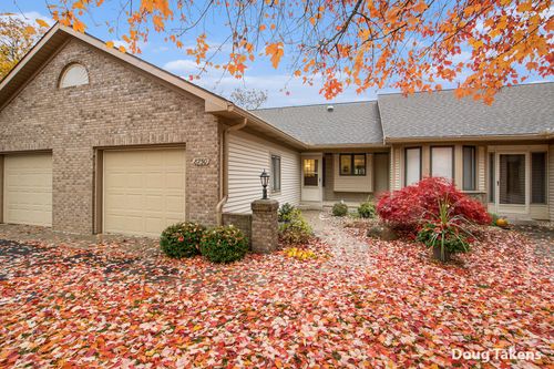 8750 Lindsey Ln Sw, Byron Center, MI, 49315-9250 | Card Image