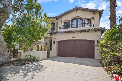2901 Oak Ave, Manhattan Beach, CA, 90266-2715 | Card Image