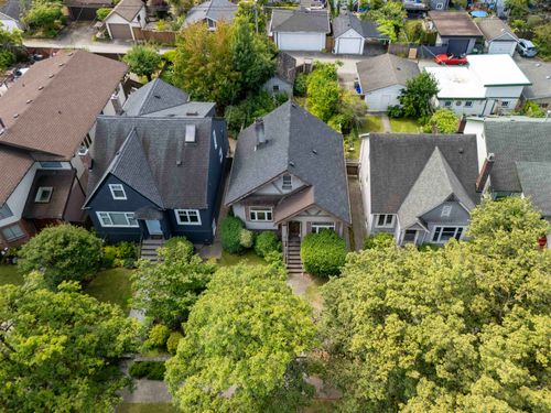 140 W 21st Ave, Vancouver, BC, V5Y2E2 | Card Image
