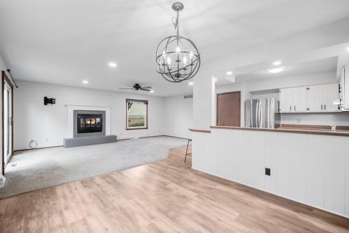 636 Westridge Dr, West Bend, WI, 53095-3643 | Card Image