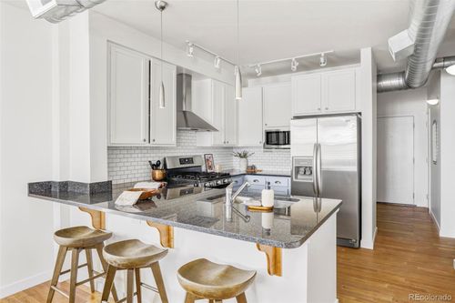 apt-208-1313 S Clarkson St, Denver, CO, 80210-2285 | Card Image