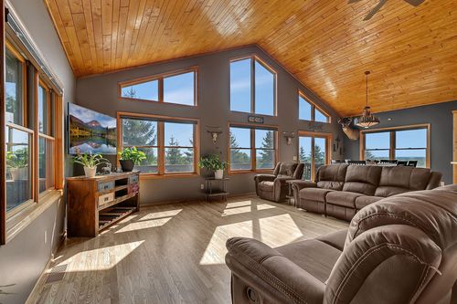 68157 340th St, Watkins, MN, 55389-6116 | Card Image