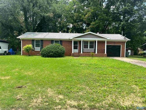 3013 Greenhill Dr Nw, Huntsville, AL, 35810-3352 | Card Image