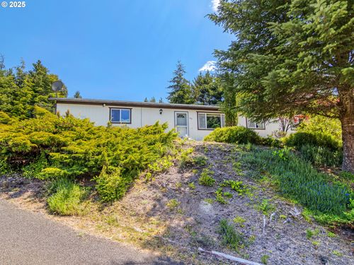 635 Se Ball Blvd, Waldport, OR, 97394-9499 | Card Image