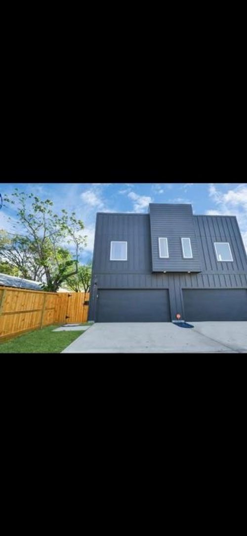 b-8419 Woodward St, Houston, TX, 77051-1331 | Card Image