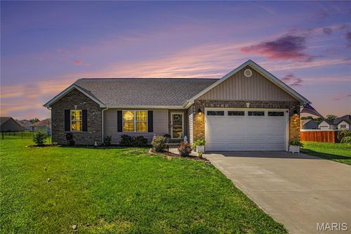 812 Bay Hill Blvd, Union, MO, 63084-4927 | Card Image