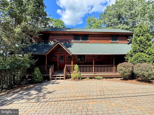 114 Summit Rd, Hazleton, PA, 18202-8218 | Card Image