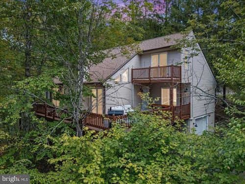 415 Canterbury Rd, Bushkill, PA, 18324-7777 | Card Image