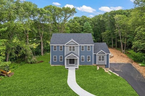 2 Airdrie Ct, Seekonk, MA, 02771-1817 | Card Image