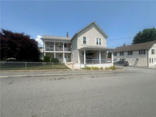 105 Winter St, Manville, RI, 02838-1344 | Card Image
