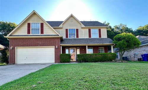 301 Magnolia Ave, Broken Arrow, OK, 74012-2251 | Card Image