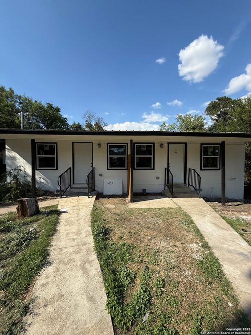 1011 Canton, San Antonio, TX, 78202-3206 | Card Image