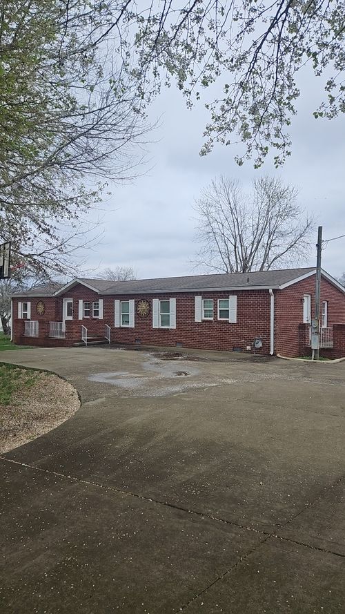 1011 Liberty Cir, White Bluff, TN, 37187-5106 | Card Image