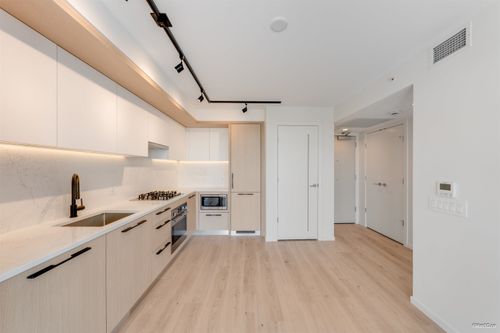 2f-5189 Earles St, Vancouver, BC, V5R3S2 | Card Image