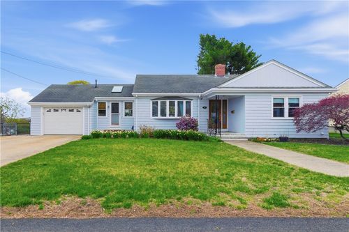 37 Carlson Cir, West Warwick, RI, 02893-3102 | Card Image