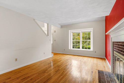 26 Stratham Grn, Stratham, NH, 03885-2341 | Card Image