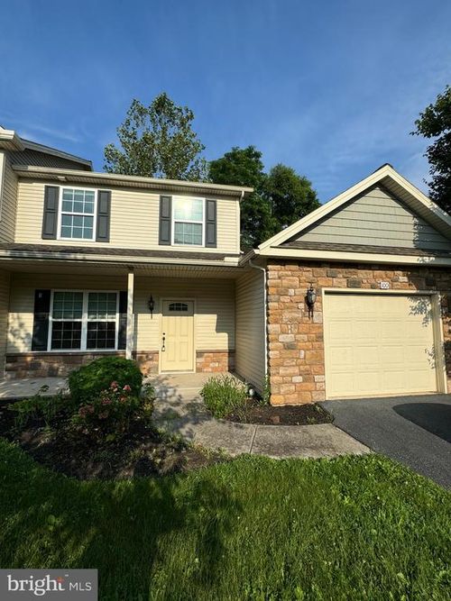100 Scully Pl, LEWISBERRY, PA, 17339-8857 | Card Image
